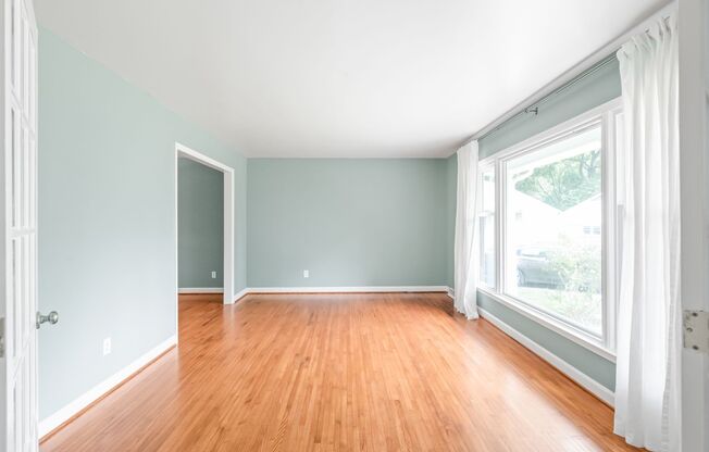 3 Bedroom home in Coventry Woods!