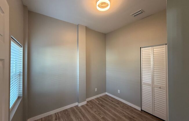 2 beds, 1 bath, 1,100 sqft, $1,600, Unit P101