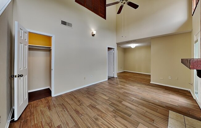 9600 Royal Lane