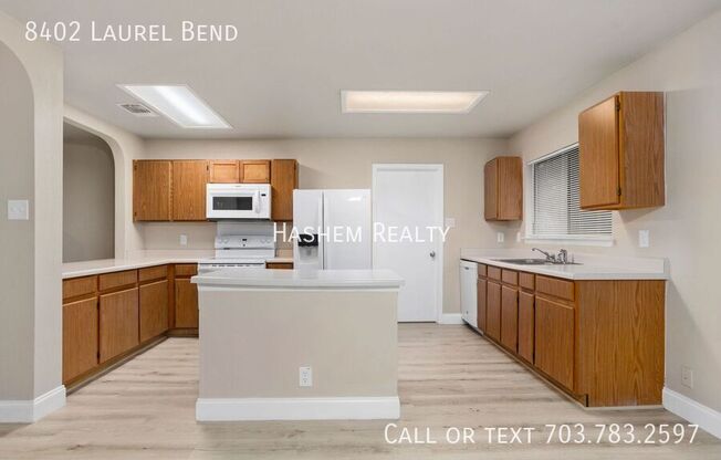 8402 LAUREL BND