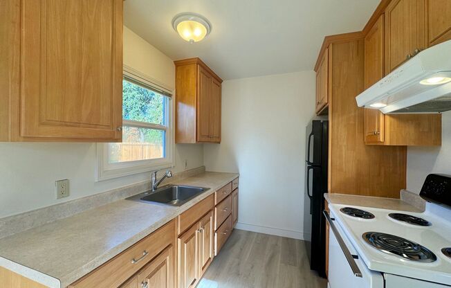 2 beds, 1 bath, $2,200