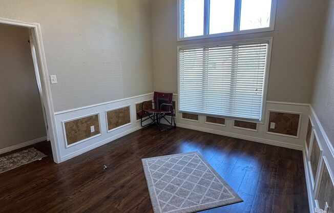 Spacious 4 Bed Home on the Golf Course! Mesa School District !