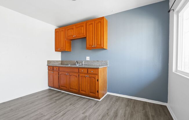 2 beds, 1 bath, $2,550, Unit #5