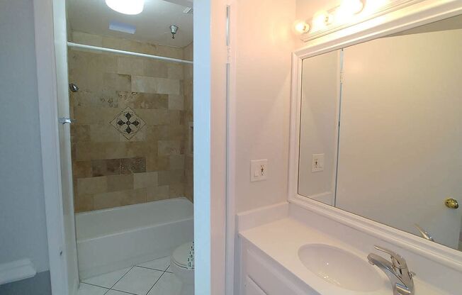 2 beds, 2 baths, 910 sqft, $2,795, Unit 401