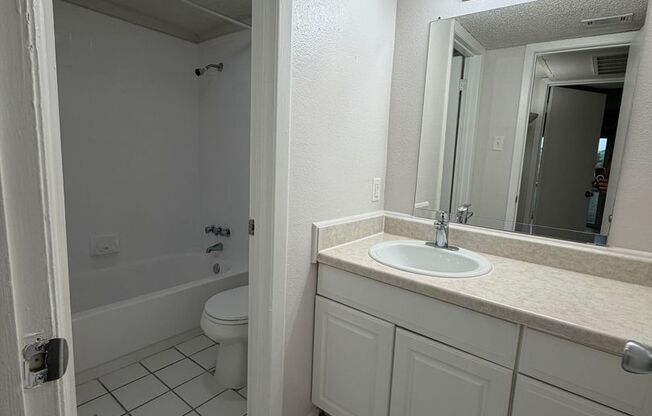 1 bed, 1 bath, 750 sqft, $1,135, Unit ABB-2-303