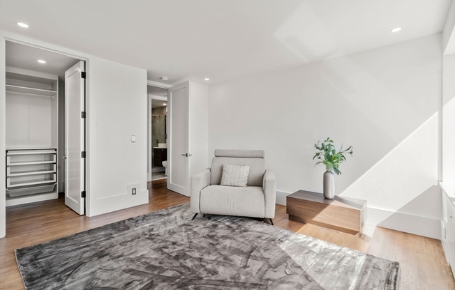 4 beds, 3.5 baths, 2,500 sqft, $17,500, Unit 41 AB