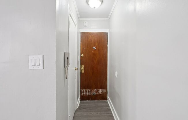 1 bed, 1 bath, 650 sqft, $1,250, Unit A16