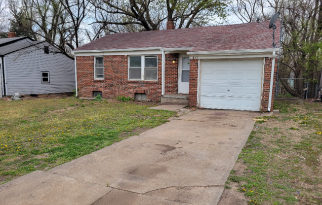 811 N CHAUTAUQUA