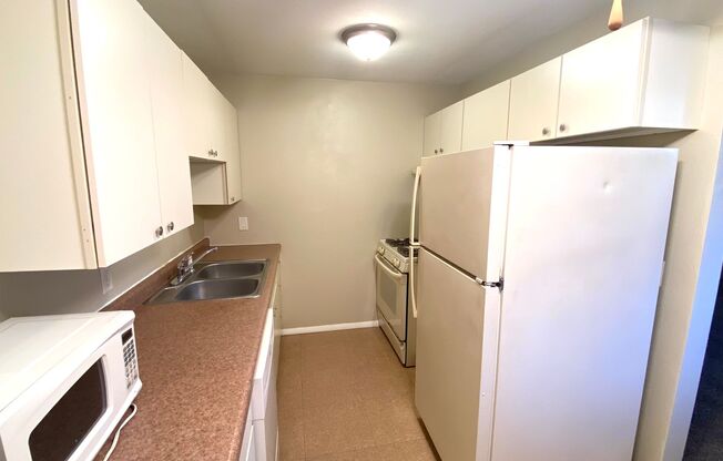 2 beds, 1 bath, $750, Unit Unit 1C