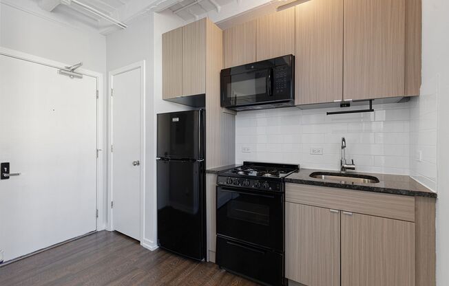 Studio, 1 bath, 172 sqft, $1,350, Unit 409