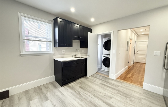 71 SAXTON ST