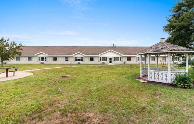 2 beds, 1 bath, 900 sqft, $995, Unit 2840-110