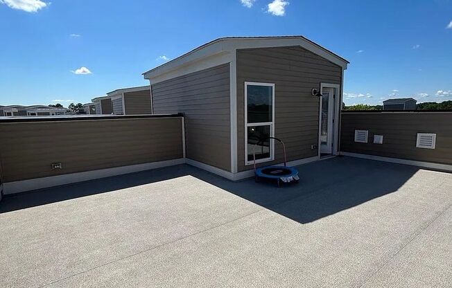 Stunning 3 Bed 2.5 Bath, Open Concept Townhouse