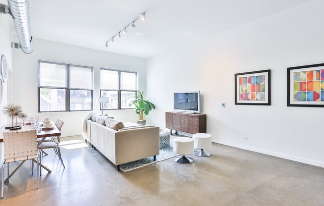 2 beds, 1 bath, 1,100 sqft, $3,395, Unit 405