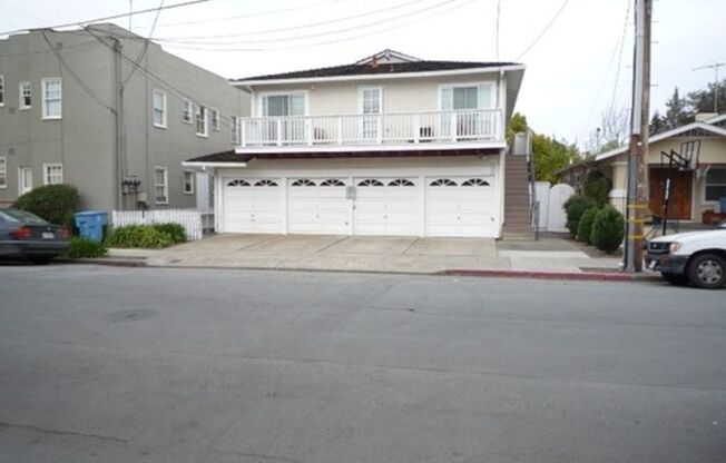 2 beds, 1 bath, 725 sqft, $3,195, Unit 317 Ramona St.