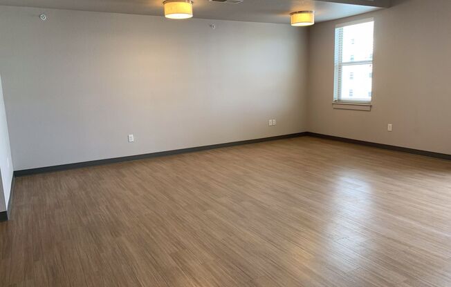 1 bed, 1.5 baths, 1,191 sqft, $1,675, Unit 310