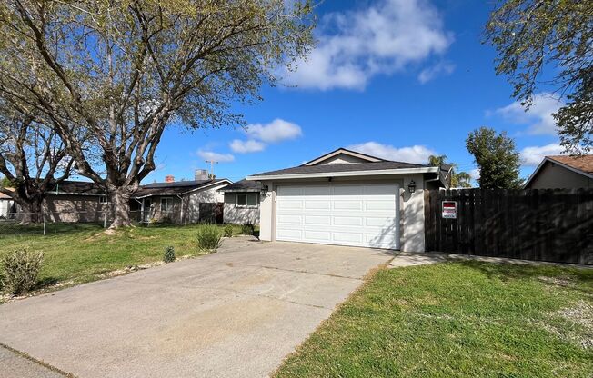 4 bed 2 bath with landscaping and pest control included available now in North Highlands.