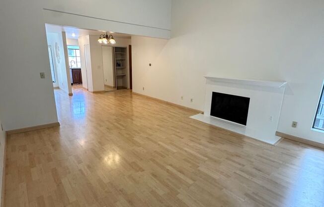 Spacious condo with 2 parking spaces included