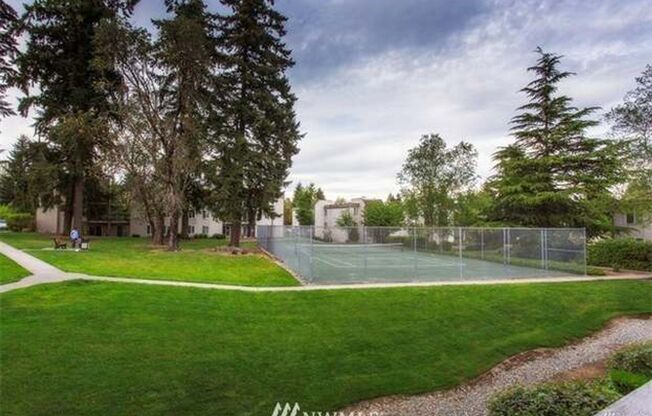 Beautiful modern remodeled 2 bed 1 bath condo across from Microsoft