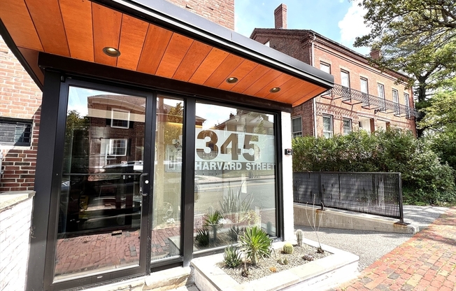 345 Harvard St