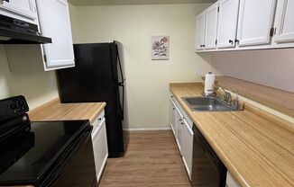 2 beds, 1.5 baths, $2,550, Unit # B 9