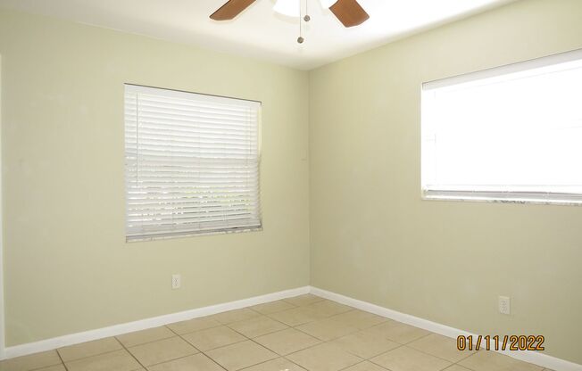 Charming 3 Bedroom 1.5 Bathroom in South Tampa!