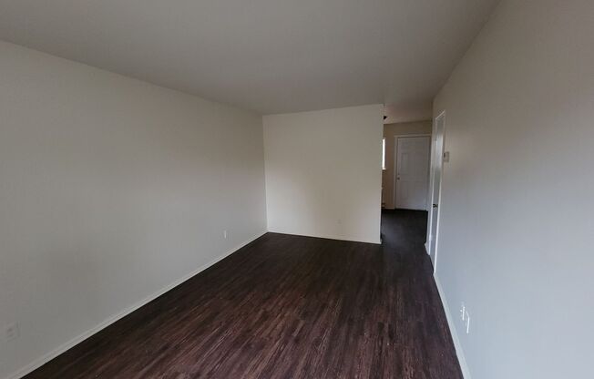 2 beds, 1 bath, $850, Unit C