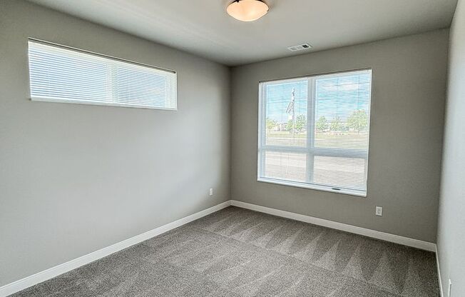 3 beds, 2 baths, 1,404 sqft, $1,975, Unit C302