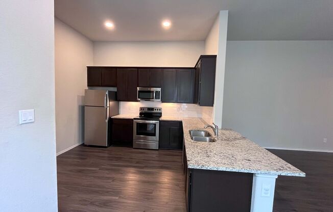 3 beds, 2 baths, $1,525, Unit 9212 Canyon Bend Unit 1