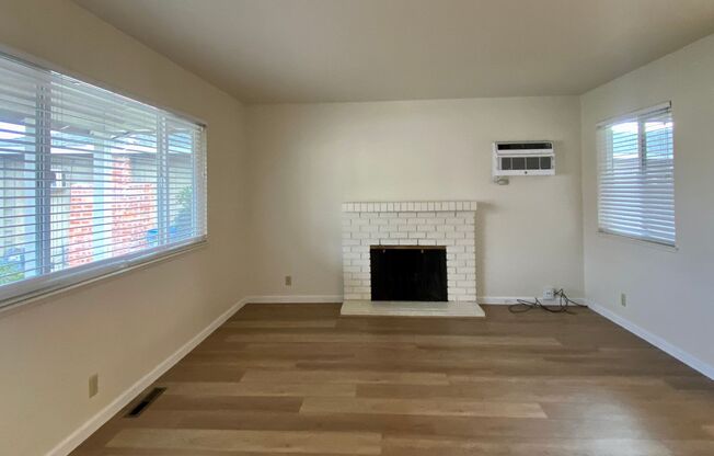 2 beds, 1 bath, $2,795, Unit 1984