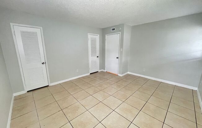 2 beds, 1 bath, $1,795, Unit Apt 1