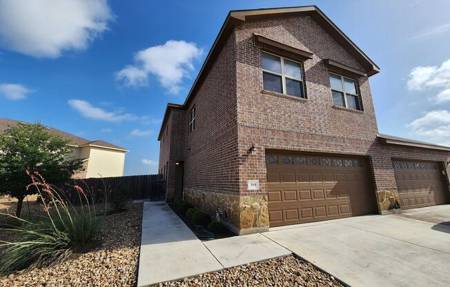 4 Bedroom in Creekside Crossing / Fridge Included /  Fenced in Yard / Covered Patio / CISD