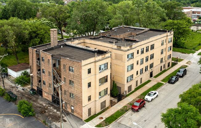 7003 S Harper