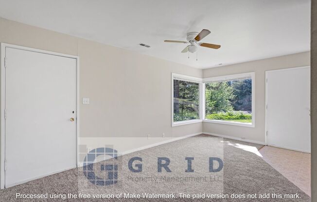 Charming 2 Bedroom Bungalow Available in NE Portland!