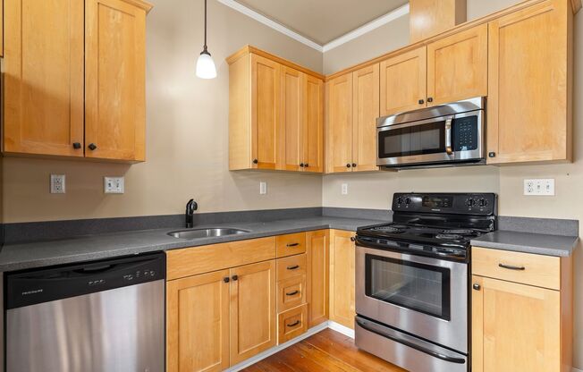 1 bed, 1 bath, 422 sqft, $1,495, Unit Unit D