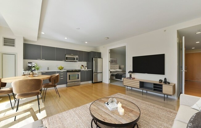 1 bed, 1 bath, 702 sqft, $3,000, Unit 324