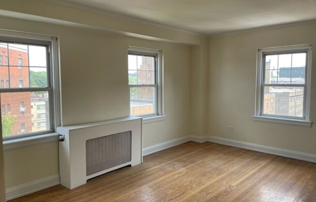 1 bed, 1 bath, 617 sqft, $1,850, Unit Wellington 502