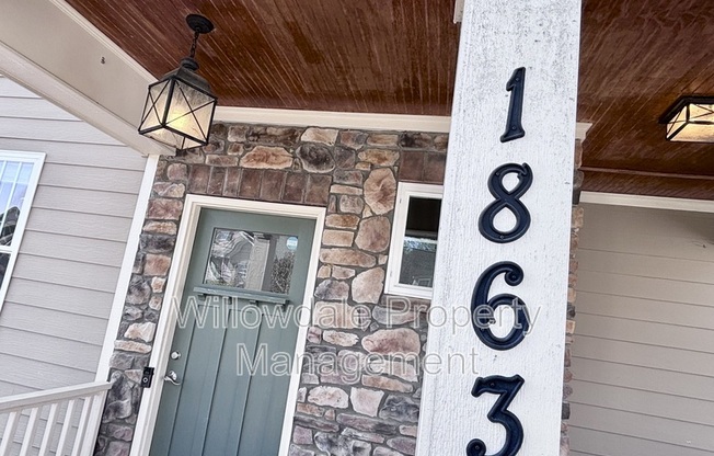 1863 LK GLN DR