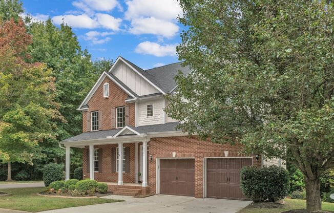 Large Corner Lot Home in Margot's Pond!