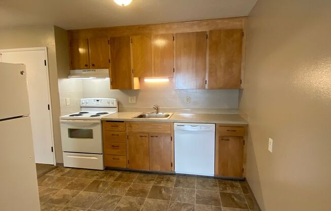 1 bed, 1 bath, $1,015, Unit 22