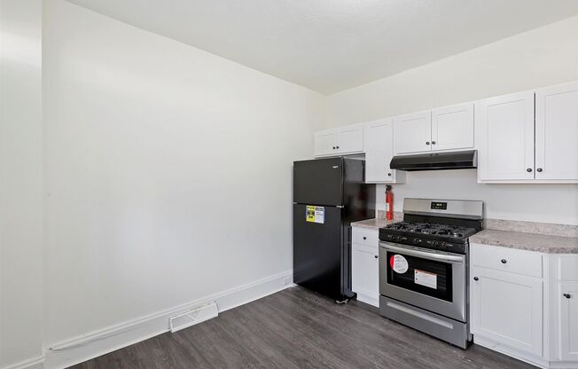 2 beds, 1 bath, $1,195