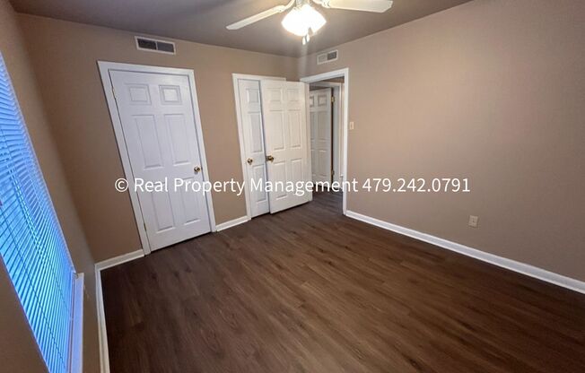 2 beds, 1 bath, 795 sqft, $600, Unit Apt - 2