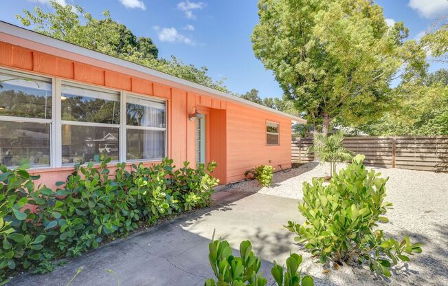 Charming 3/2 Available Now! Furnished or Unfurnished!