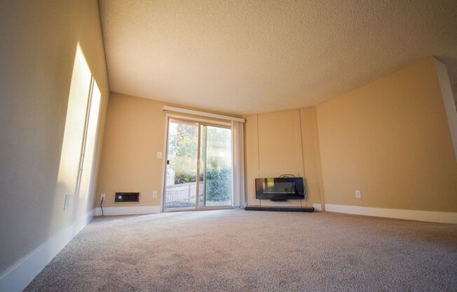 2 beds, 1 bath, $1,495, Unit 2383