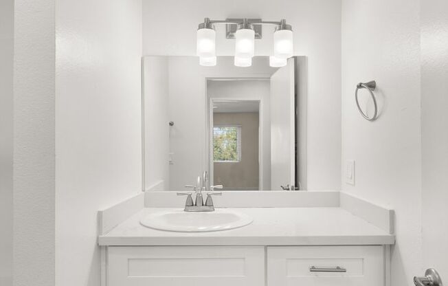 1 bed, 1 bath, 650 sqft, $1,950, Unit 220