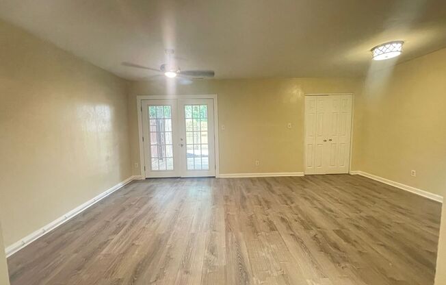 The Perfect 3 Bed, 1.5 Bath Cozy Townhouse