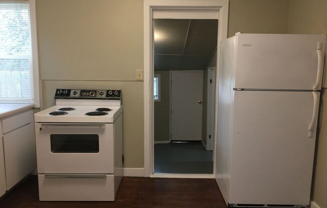 3 beds, 1 bath, $1,550