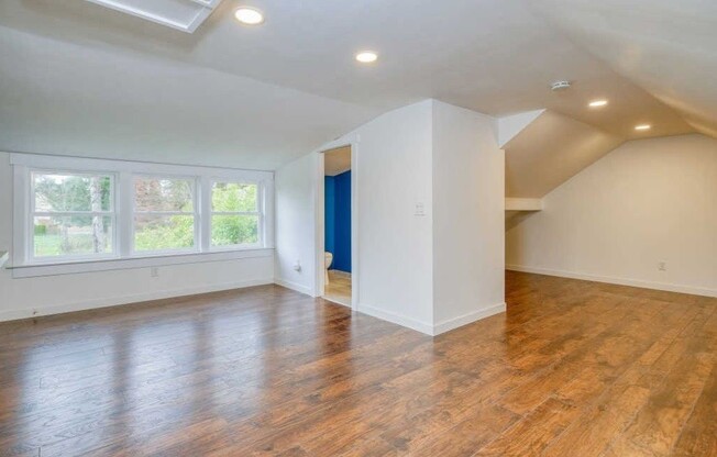 Modern & Spacious Studio – Stylish Upgrades, A/C, and Minutes from Freeway & Clackamas CC!