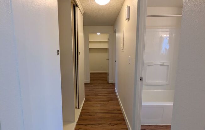 2 beds, 1 bath, 800 sqft, $1,365, Unit 3485-05