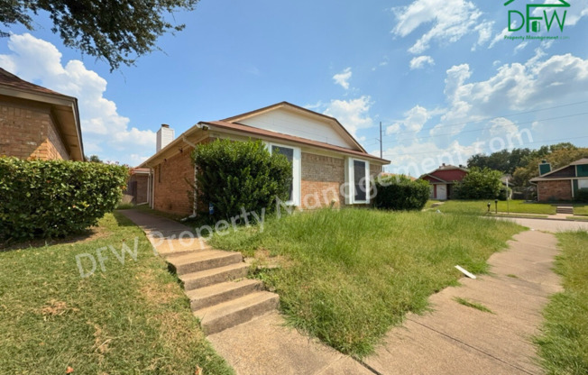 Charming Corner-Lot 2-Bedroom Home For Lease in Mesquite!